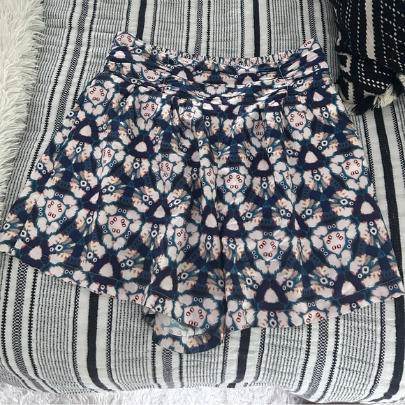 By Anthropologie Ruched wide leg shorts with pockets - Picture 1 of 4